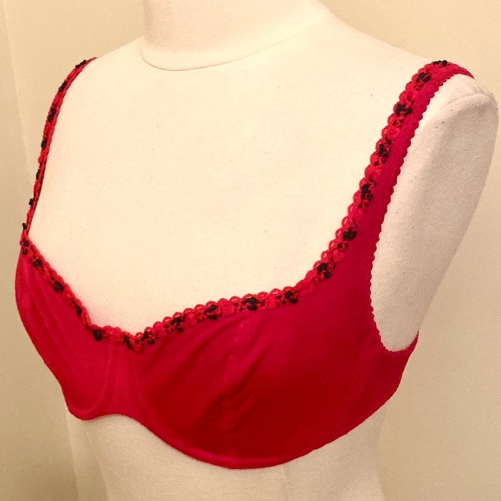 Victoria’s Secret Country Vintage 1990s Red Black Rose Trim Velour Bra Size 34C - Picture 5 of 12